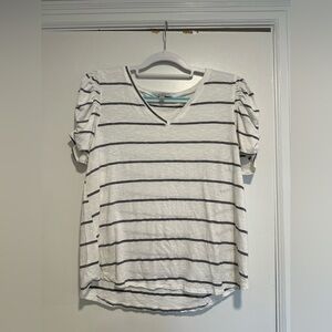 Green Envelope Womens Large White w/ Black Stripes Rushed Balloon Sleeve Tee.